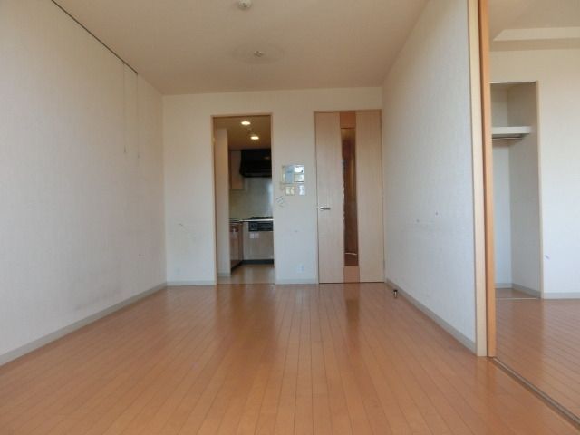 居室・リビング　明るいリビング