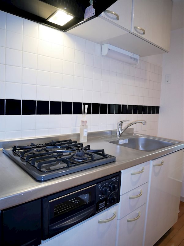 キッチン　コンパクトなキッチンで掃除もラクラク