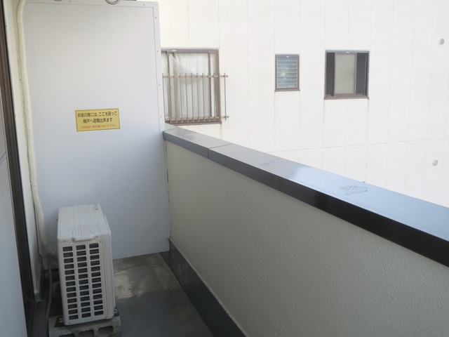 バルコニー　布団も干せる広々としたバルコニーです♪