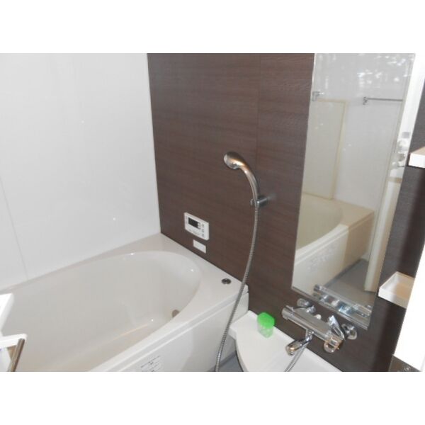 バス・シャワールーム　追い焚き機能付きで便利！