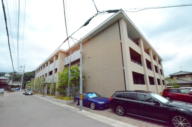 建物外観　オートロック付きで安心です！