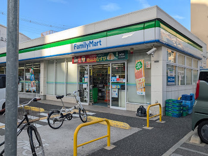 コンビニ　ファミリーマート 九条南二丁目店（コンビニ）まで260m
