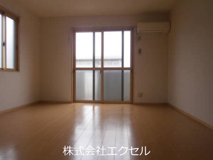 居室・リビング　日当たりの良いリビングです。