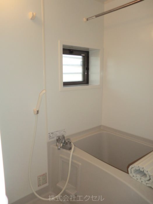 バス・シャワールーム　追い焚き機能のお風呂です。（同建物別室の画像です）