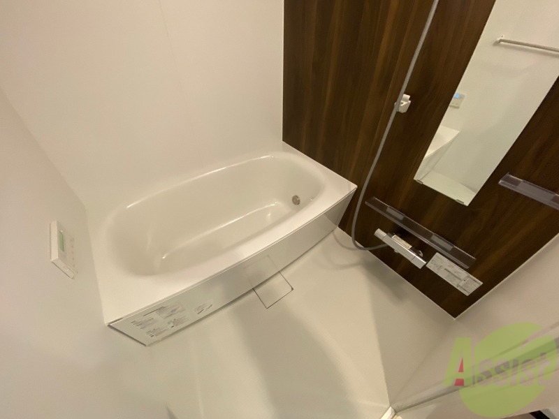 バス・シャワールーム　お風呂になります。一日の疲れを癒してくださいね。