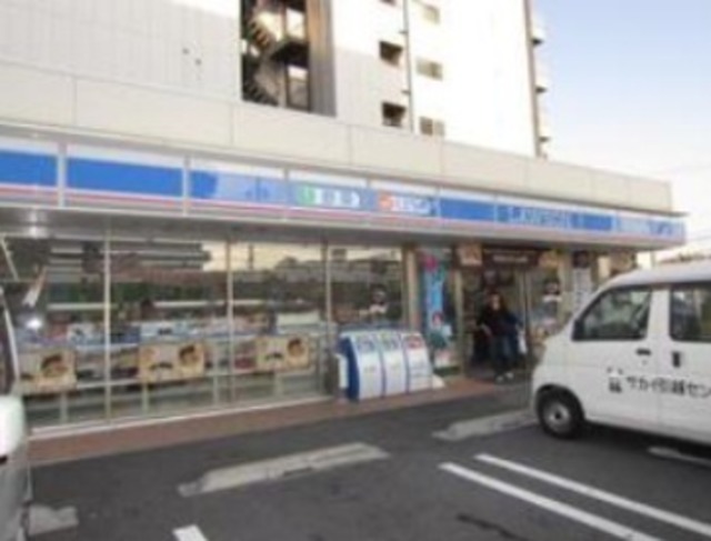 コンビニ　ローソン遠里小野店（コンビニ）まで667m