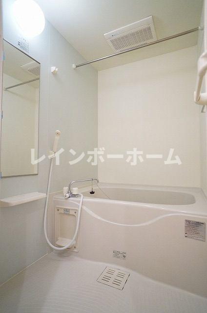 バス・シャワールーム　落ち着いた空間のお風呂です