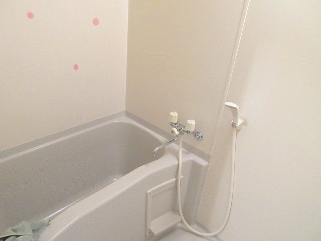 バス・シャワールーム　1階別室の参考写真です。現況を優先します。(103)