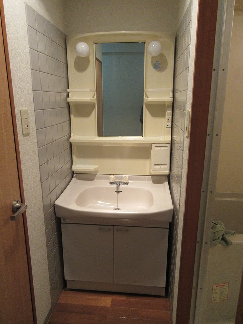 洗面設備　1階別室の参考写真です。現況を優先します。(103)