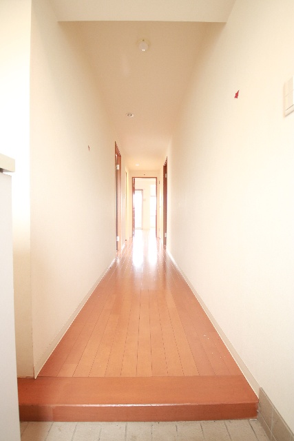 玄関　※別室の参考写真の為、現況優先です。