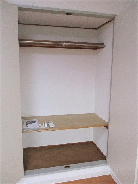 収納　クローゼットあり、洋服がたたまずに掛けられます！