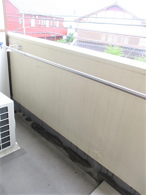 バルコニー　３階で全面に棟が無いので日当たり良好です！