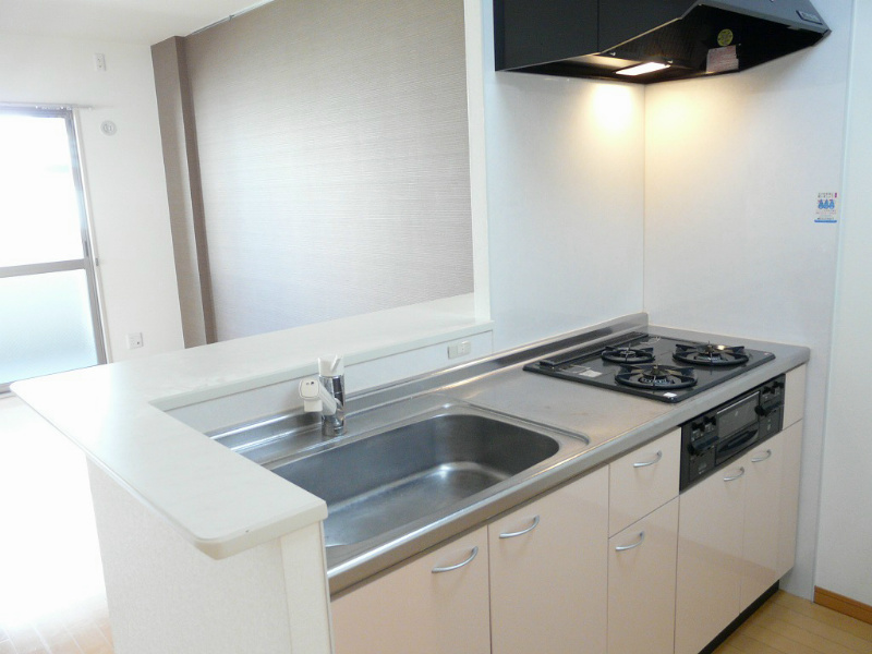 キッチン　人気のシステムカウンターキッチンです