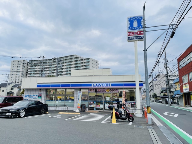コンビニ　ローソン八王子大和田町六丁目店（コンビニ）まで494m