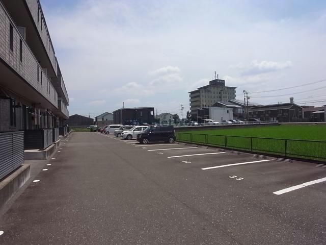 駐車場　駐車場