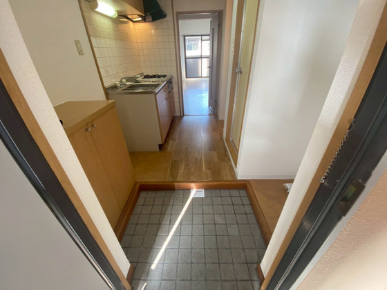 玄関　※別部屋の写真です