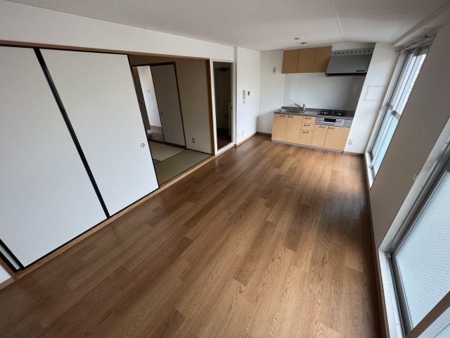 居室・リビング　南向き・最上階・角部屋住戸で過ごしやすくてオススメです♪