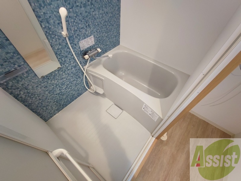 バス・シャワールーム　ユニットバスです。疲れを癒すのに欠かせませんね！