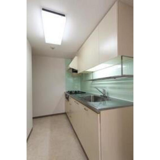 キッチン　写真は同タイプ住戸です。