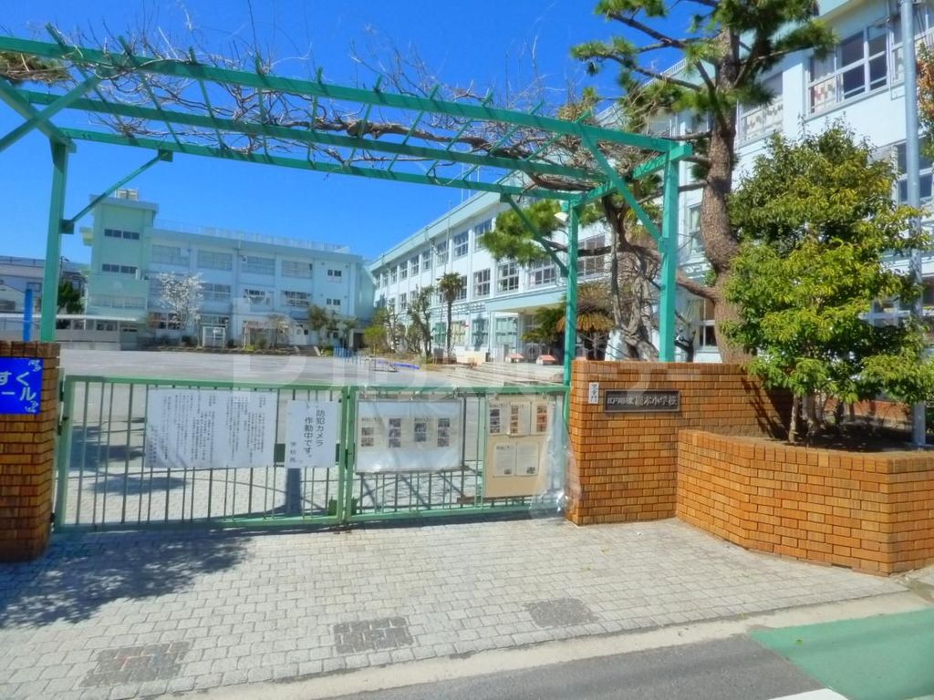 小学校　江戸川区立鹿本小学校（小学校）まで610m