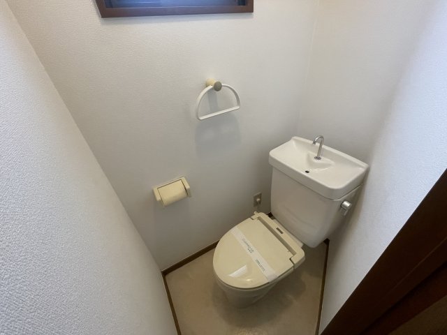 トイレ　別号室の参考写真です