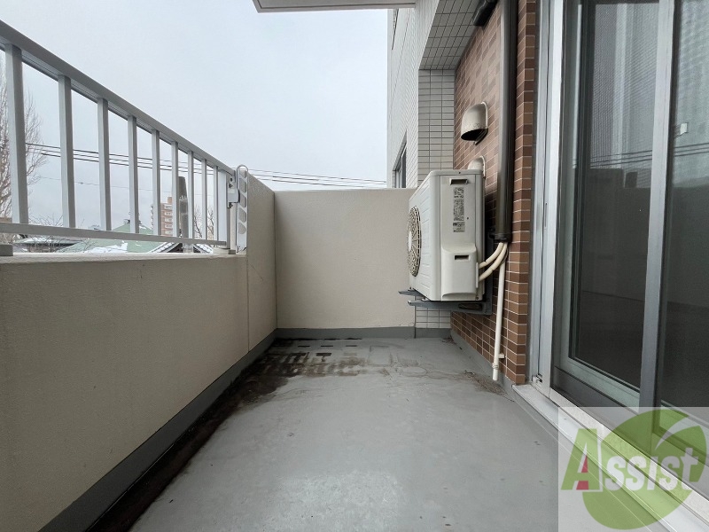 バルコニー　バルコニーです。洗濯物を干したり一息ついたりできますね！