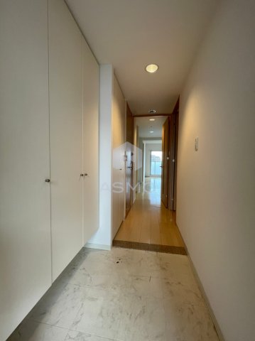 玄関　同マンション別部屋　参考写真