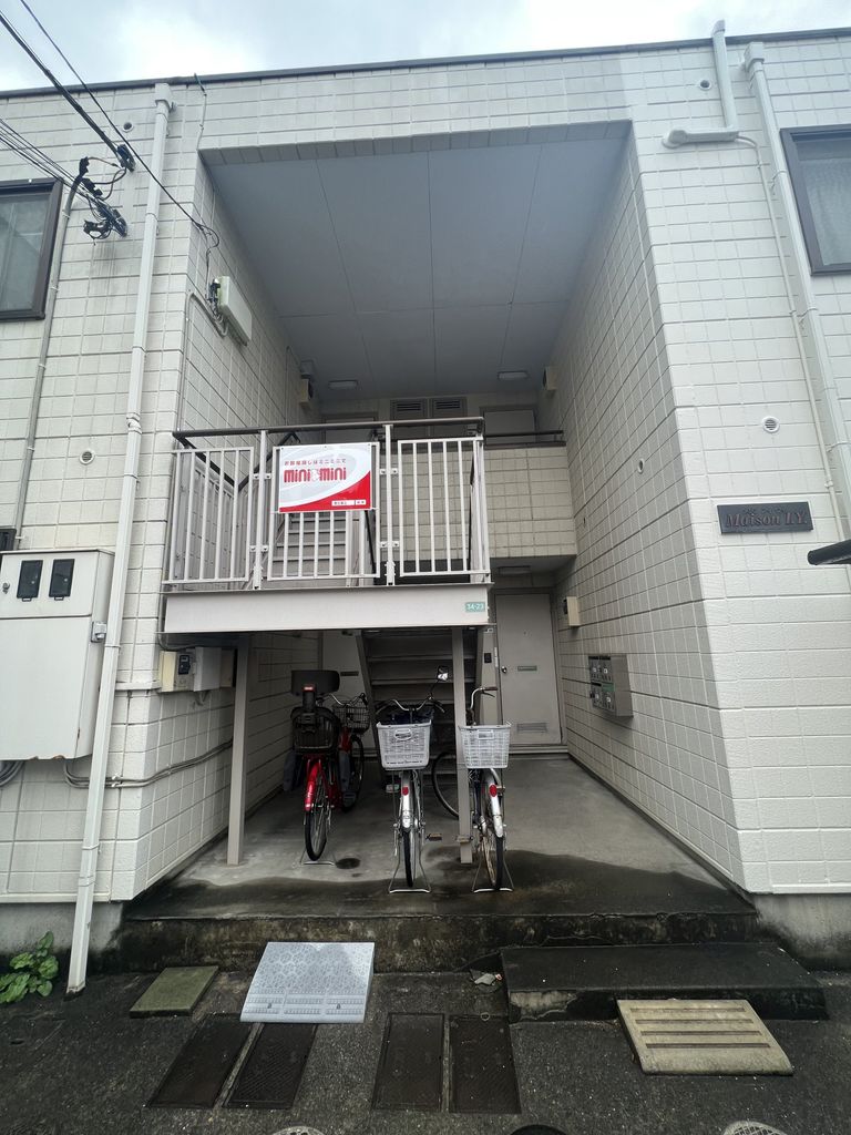 エントランス　駐車場