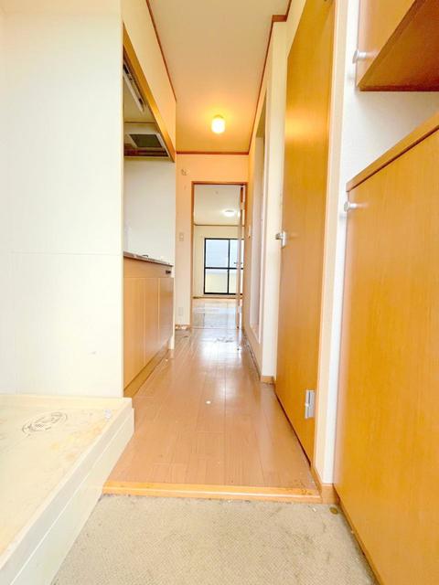 玄関　別部屋同タイプ参考写真