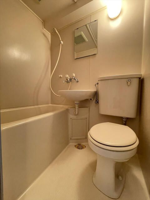 バス・シャワールーム　※同タイプ参考写真