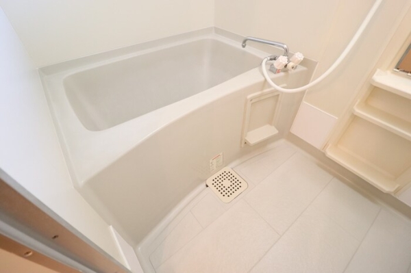 バス・シャワールーム　同建物別部屋写真