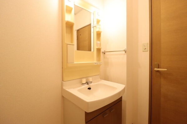 洗面設備　同建物別部屋写真