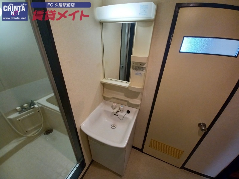 洗面設備　同物件別室写真