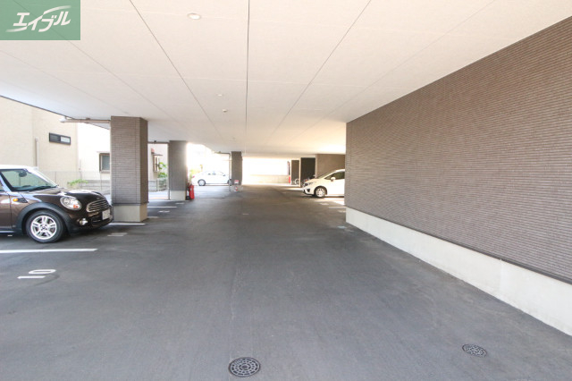 駐車場　駐車場