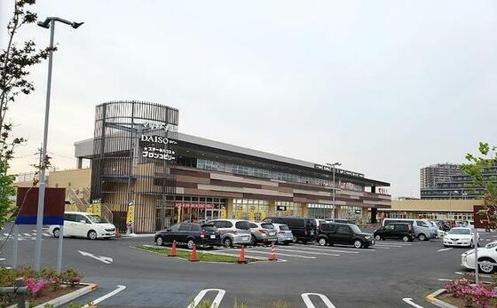 ショッピングセンター　ＬＥＶＥＮおおたかの森（ショッピングセンター）まで628m