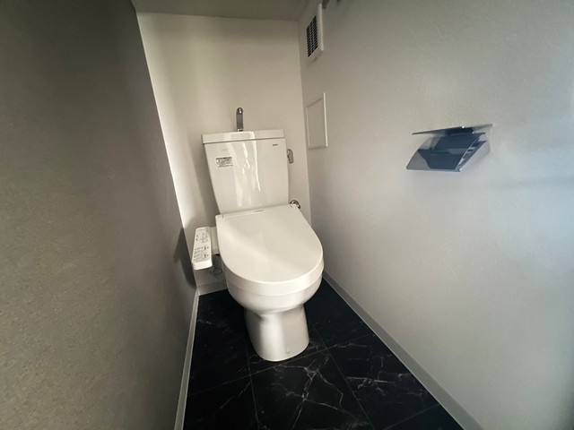 トイレ　別号室の写真