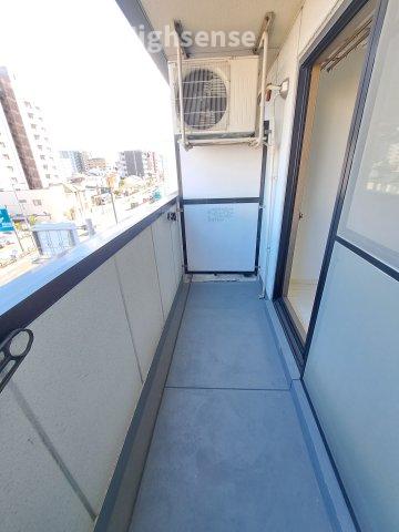バルコニー　陽当たり良好なバルコニーです