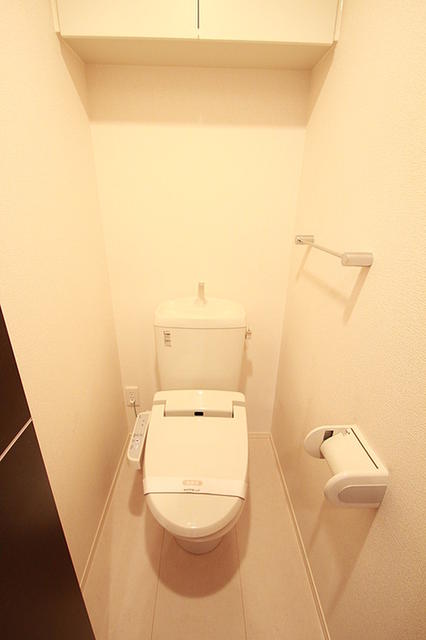 トイレ　温水洗浄暖房便座