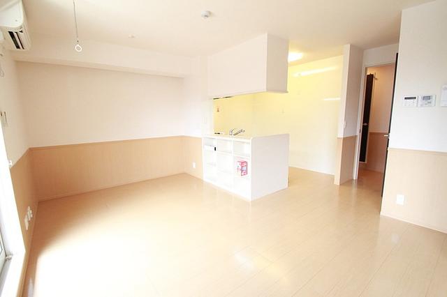 居室・リビング　ＬＤＫ１３帖