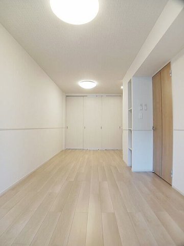 居室・リビング　こちらの居間で趣味の時間をお楽しみください