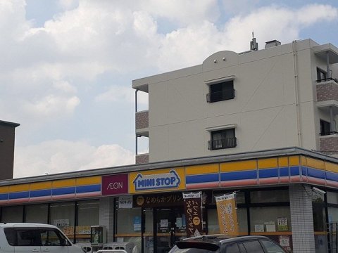 コンビニ　ミニストップ 吉根店（コンビニ）まで585m