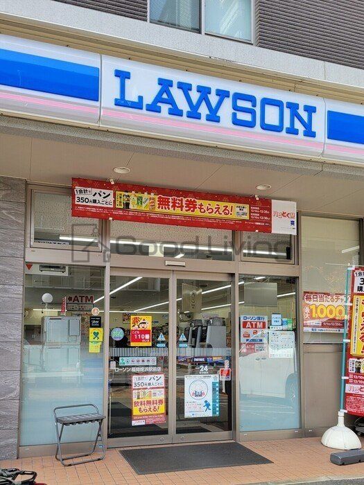 コンビニ　ローソン福岡姪浜駅前店（コンビニ）まで1m