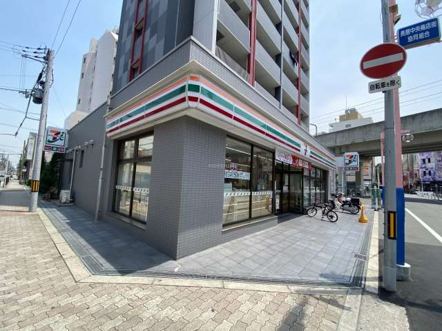 コンビニ　セブンイレブン（コンビニ）まで645m