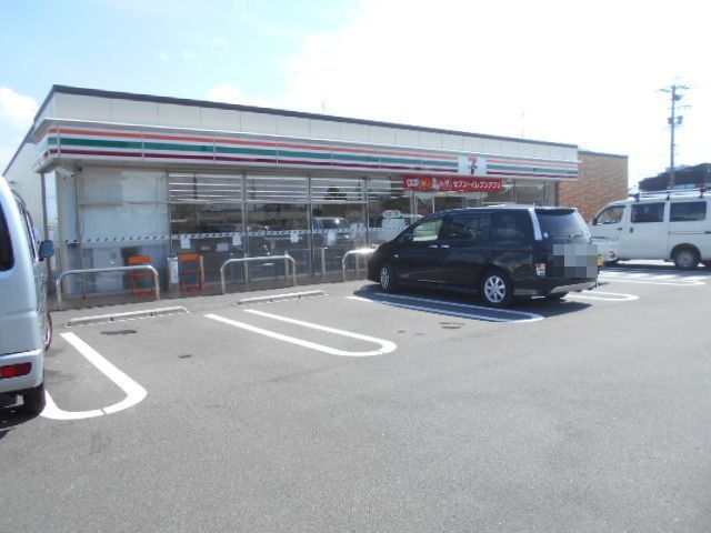 コンビニ　セブンイレブン岐阜薮田東1丁目（コンビニ）まで300m