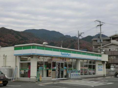 コンビニ　ファミリーマート大津高砂店（コンビニ）まで984m