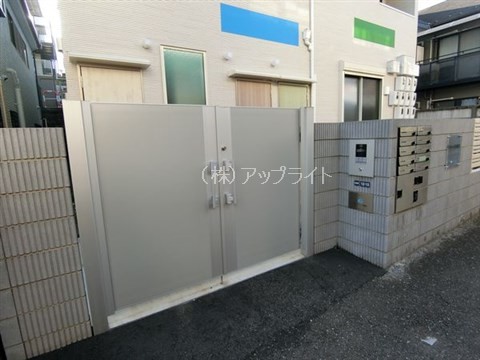 エントランス　オートロック付き