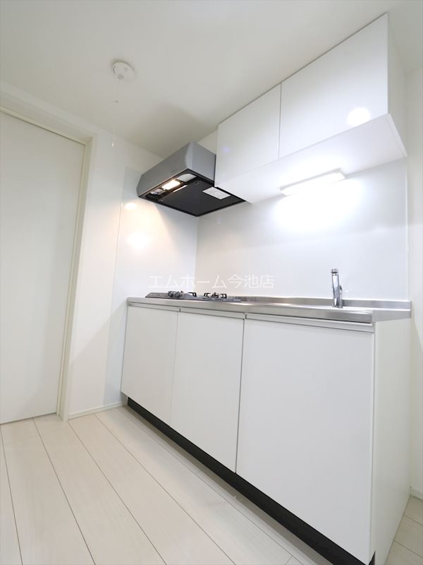 キッチン　システムキッチン（ガス2口コンロ付）