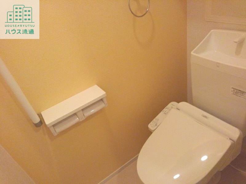 トイレ　※別号室の写真です