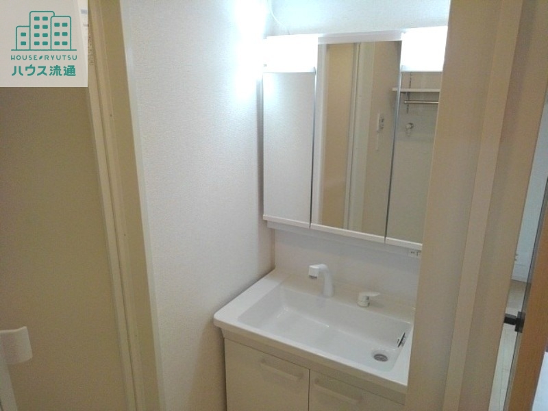 洗面設備　※別号室の写真です