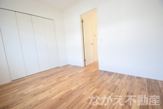 その他部屋・スペース　広くて明るい寝室